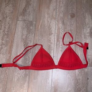 Red triangl top